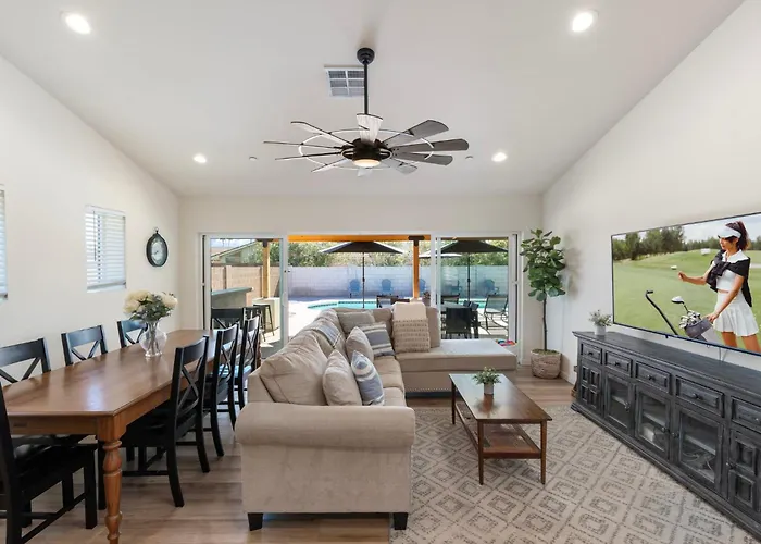 Holiday home 5 Min To Old Town, Pool, Putting Green, Bbq