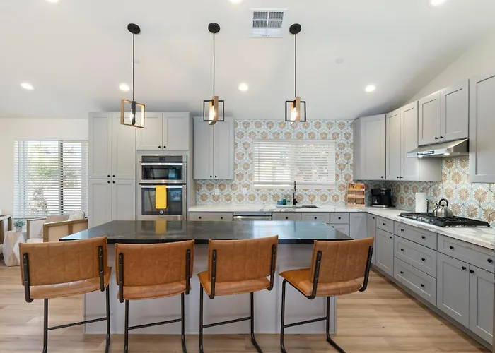 5 Min To Old Town, Pool, Putting Green, Bbq Holiday home Scottsdale