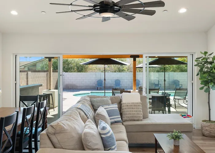 Holiday home 5 Min To Old Town, Pool, Putting Green, Bbq Scottsdale