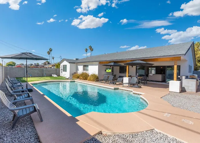 5 Min To Old Town, Pool, Putting Green, Bbq Holiday home *
