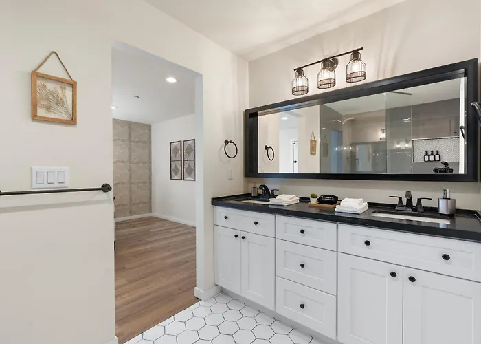 Holiday home 5 Min To Old Town, Pool, Putting Green, Bbq Scottsdale