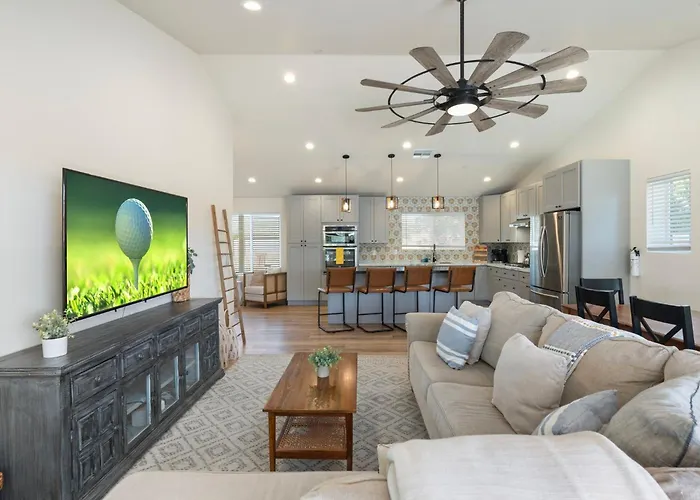 5 Min To Old Town, Pool, Putting Green, Bbq Scottsdale