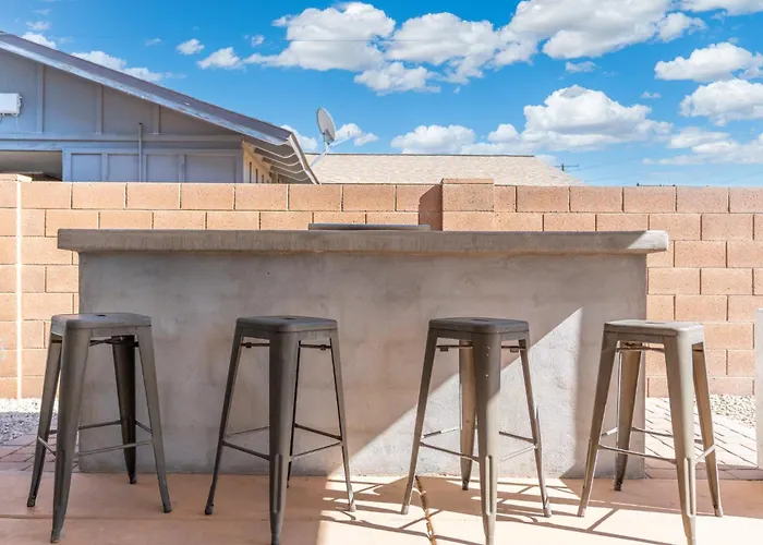 5 Min To Old Town, Pool, Putting Green, Bbq Holiday home