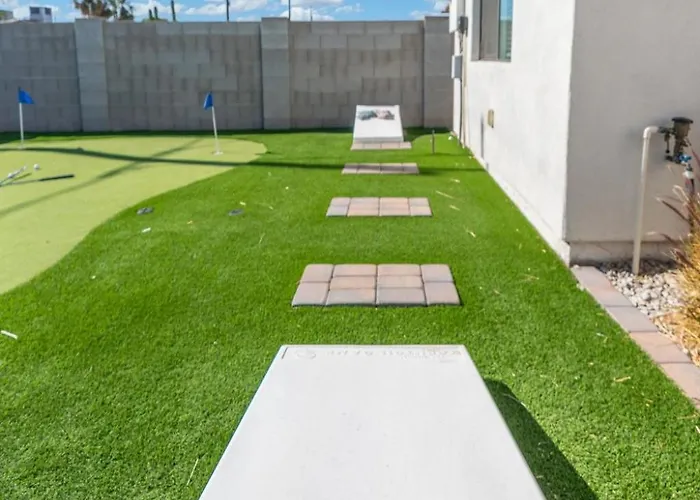 Holiday home 5 Min To Old Town, Pool, Putting Green, Bbq Scottsdale