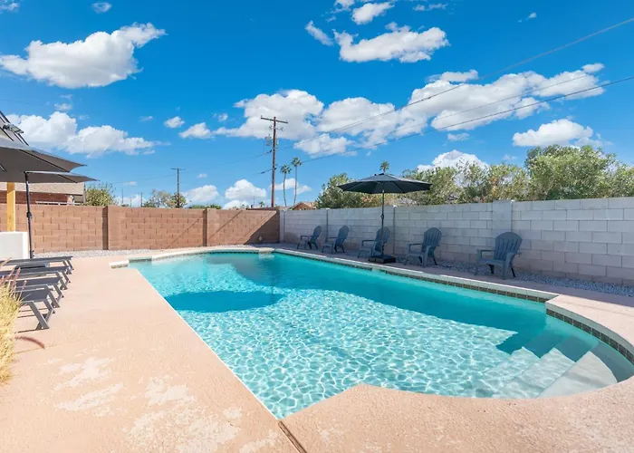 Holiday home 5 Min To Old Town, Pool, Putting Green, Bbq Scottsdale