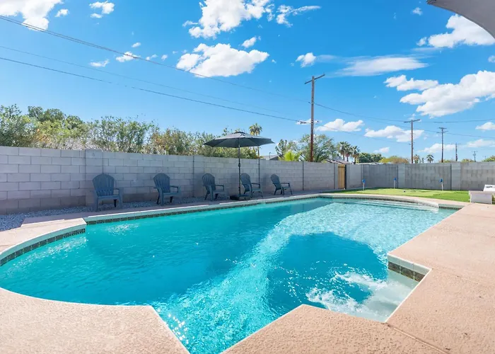 5 Min To Old Town, Pool, Putting Green, Bbq Holiday home Scottsdale